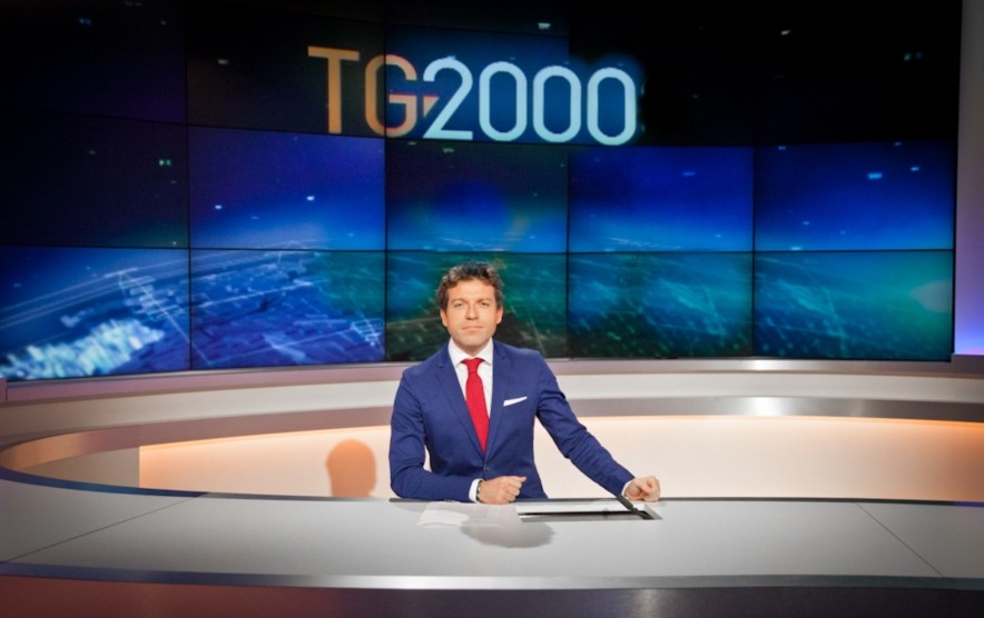 Fabio Bolzetta in conduzione al TG2000 di TV2000
