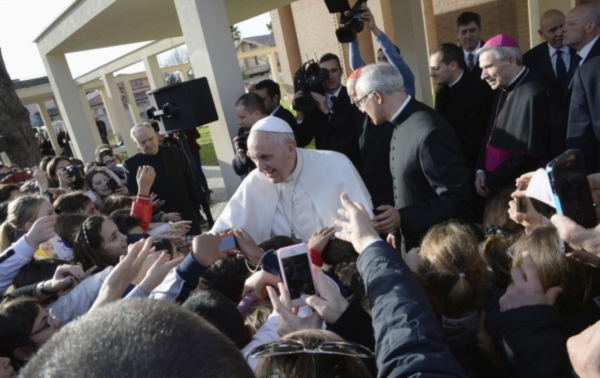 papa Francesco alla Parrocchia San Tommaso apostolo all'Infernetto
