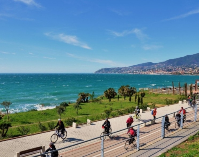 Ciclomotori e bici anche sulle corsie preferenziali: le novità del Codice Stradale