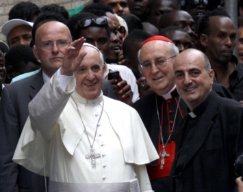 TG2000 POST: 'Papa, Migranti: una famiglia in ogni comunità'